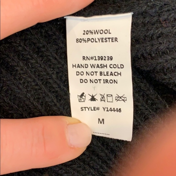 NWT - Distressed Hemmed Sweater with intentional holes - Picture 3 of 4